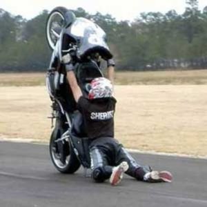 hacer_caballito_moto