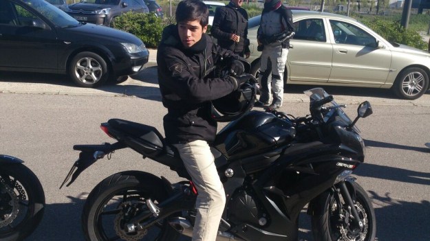 La primera de la mañana... esta moto me gusta... tanto que pongo cara de 'flipao' jajajaja