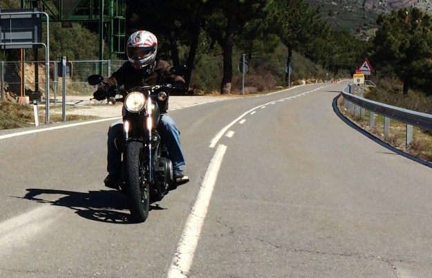 Frontal faro de la bobber de Yamaha