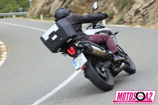 Trasera tumbando en curva_result