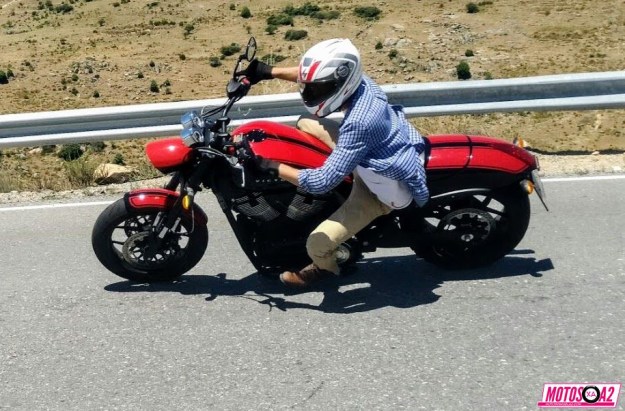 general-moto-tumbando-izquierda