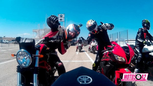 Aki con el Mákina -como dice él- un gran amigo, que ya tiene una CBR 939 jajaja menos mal que es mecánico