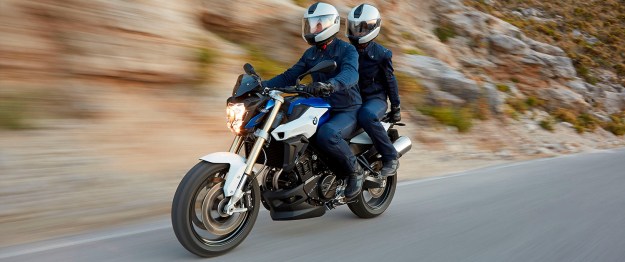 (10 motopuntos al que cuente la historia de esta pareja 😂🤣😆😅)