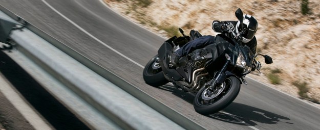 kawasaki-z800e-accion